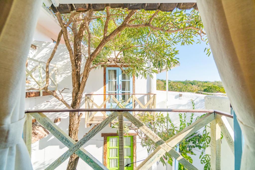 Готовый гостевой дом и ресторан на продажу в Padang Padang, Uluwatu