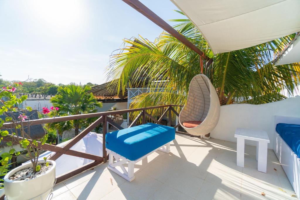 Готовый гостевой дом и ресторан на продажу в Padang Padang, Uluwatu