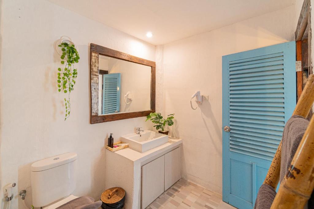 Готовый гостевой дом и ресторан на продажу в Padang Padang, Uluwatu