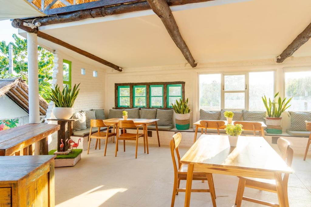 Готовый гостевой дом и ресторан на продажу в Padang Padang, Uluwatu