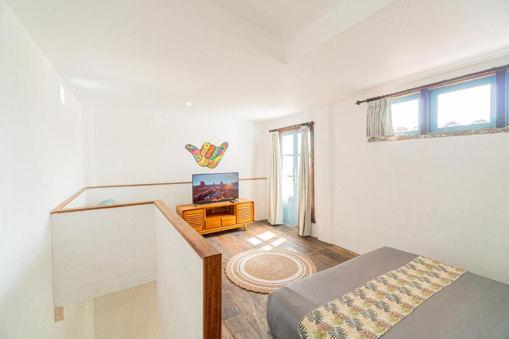 Готовый гостевой дом и ресторан на продажу в Padang Padang, Uluwatu